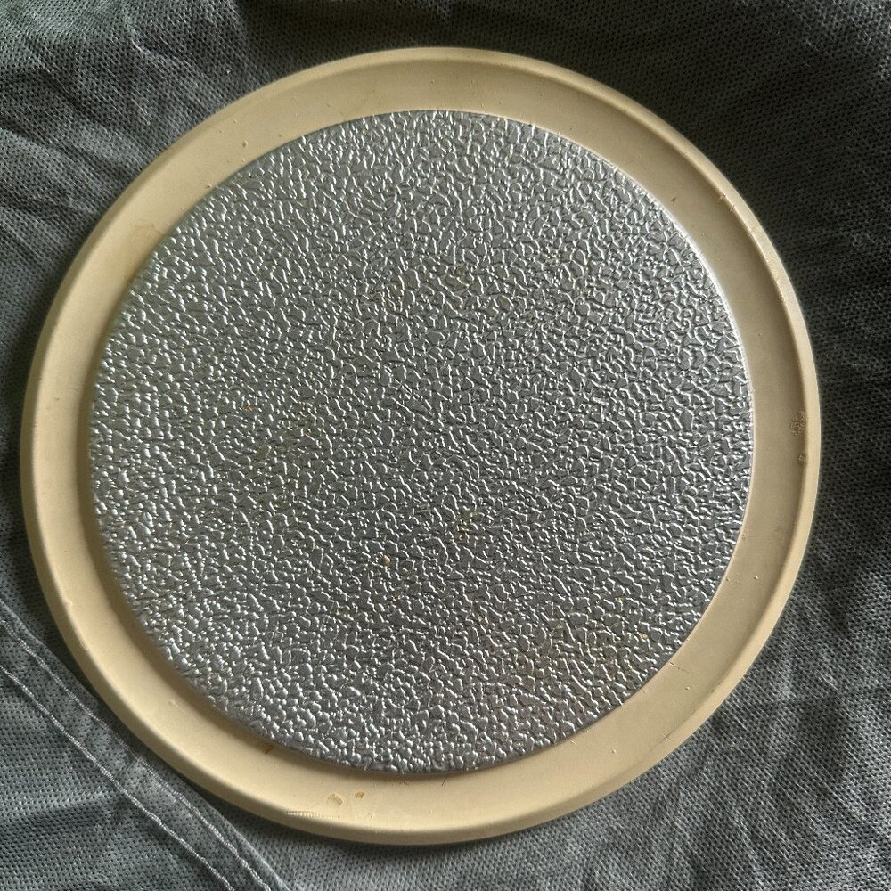 Vintage Rubbermaid Stove N Counter Mat 1923 Round White